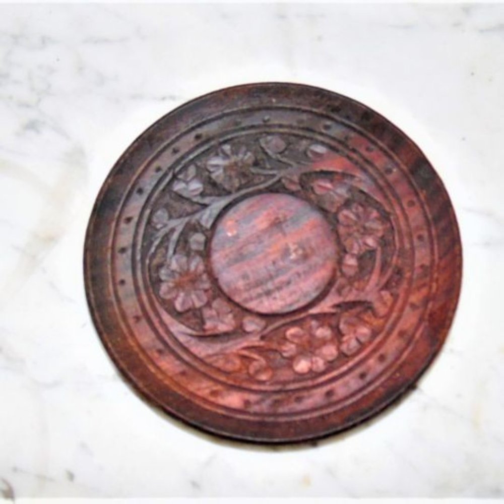 Nice hand carved disk for your decoraing needs